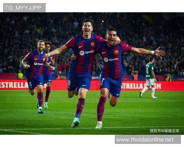 高开低走的足球明星们如何在巅峰与低谷之间挣扎与反思 高开低走的足球明星们如何在巅峰与低谷之间挣扎与反思