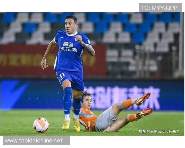 重庆足球队以53分领跑挑战赛积分榜展现强劲实力 重庆足球队以53分领跑挑战赛积分榜展现强劲实力